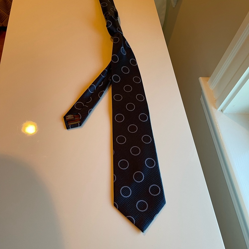 BCBG tie - Picture 8 of 10
